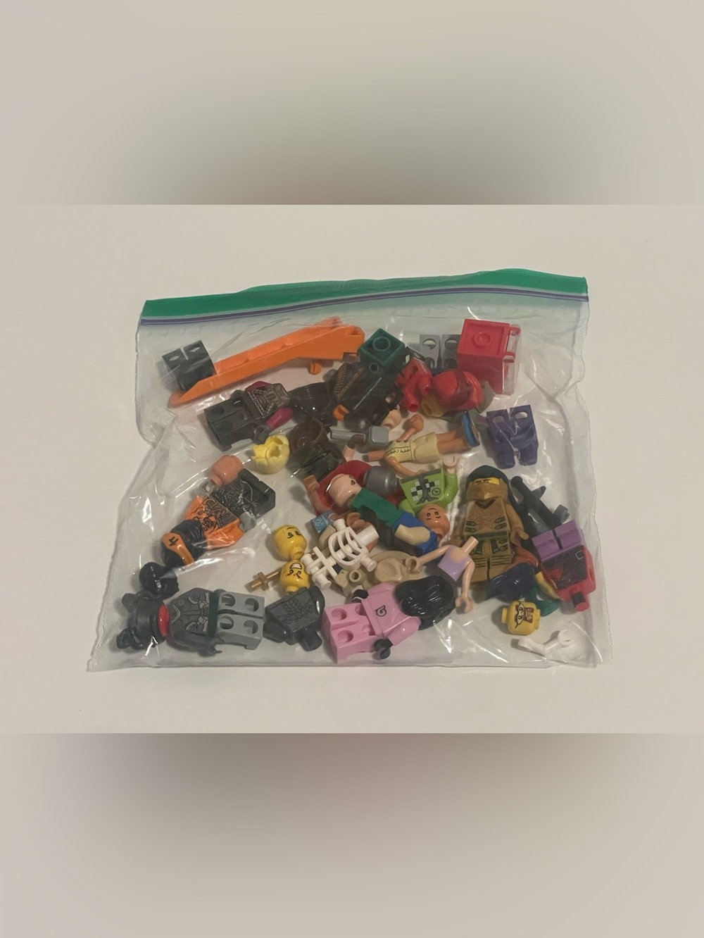 Lego bricks - Picture 2 of 2
